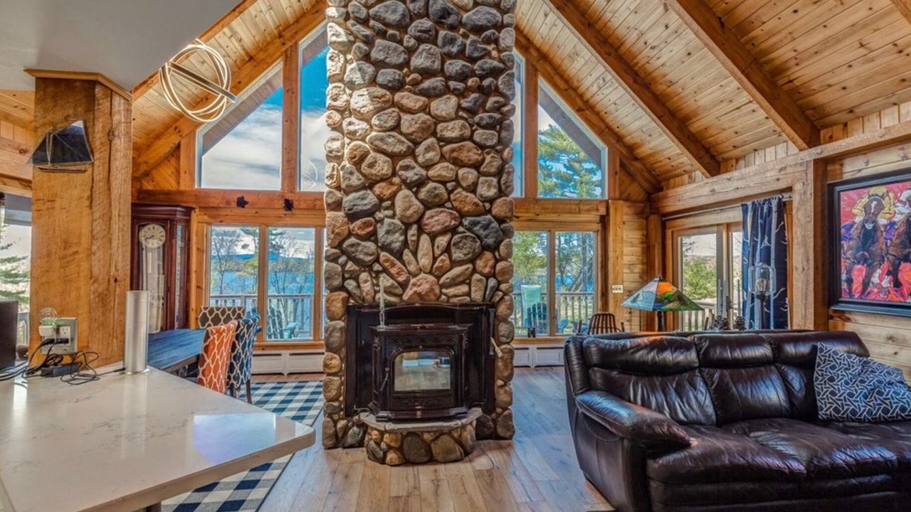 Photo of Livingroom in Northville