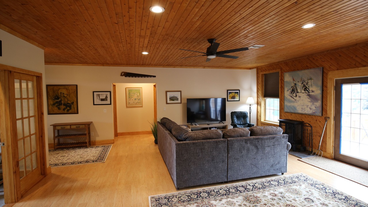 Photo of Livingroom in Lanesborough