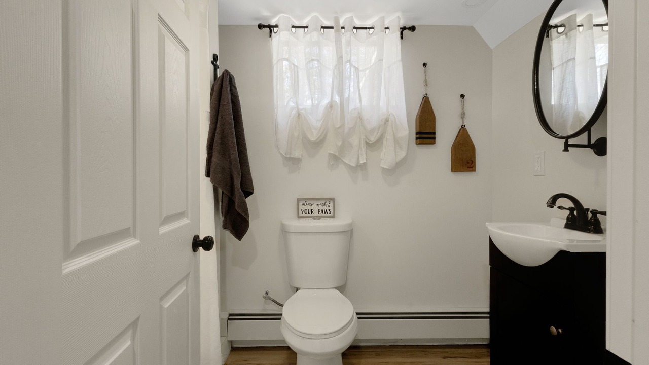 Photo of Bathroom in Melvin Village