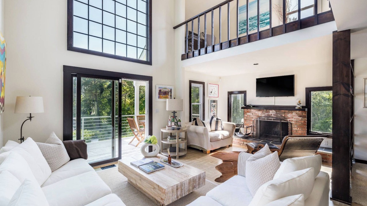 Photo of Livingroom in Shinnecock Hills