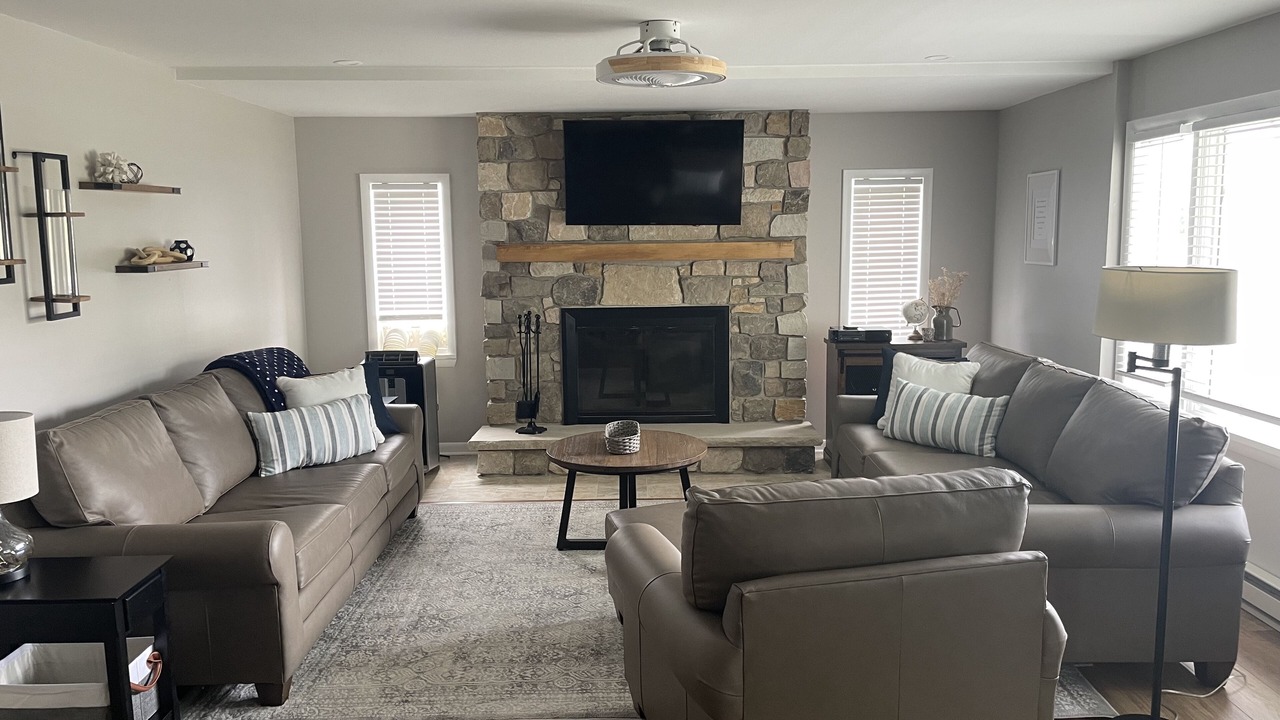 Photo of Livingroom in Mayville
