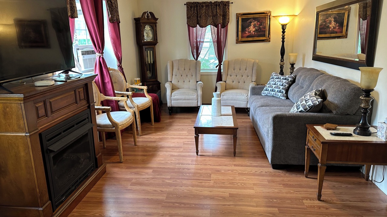 Photo of Livingroom in Freehold