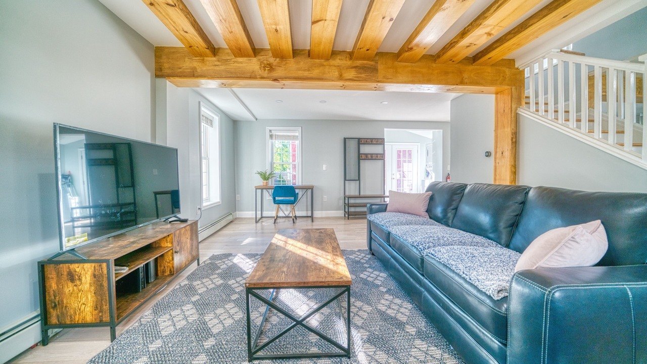 Photo of Livingroom in Saugerties