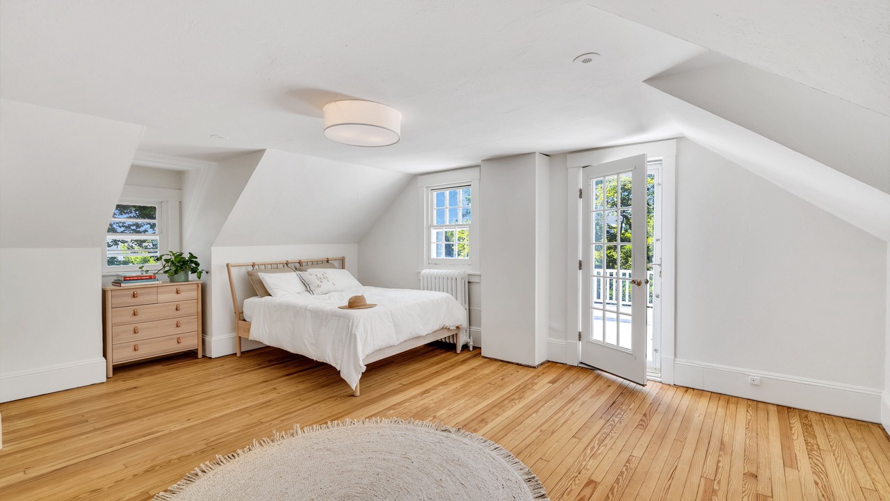 Photo of Bedroom in Spring Lake