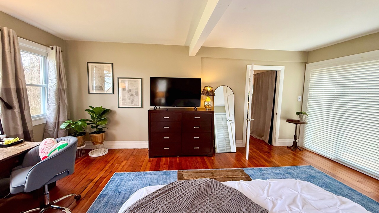 Photo of Bedroom in Dayville
