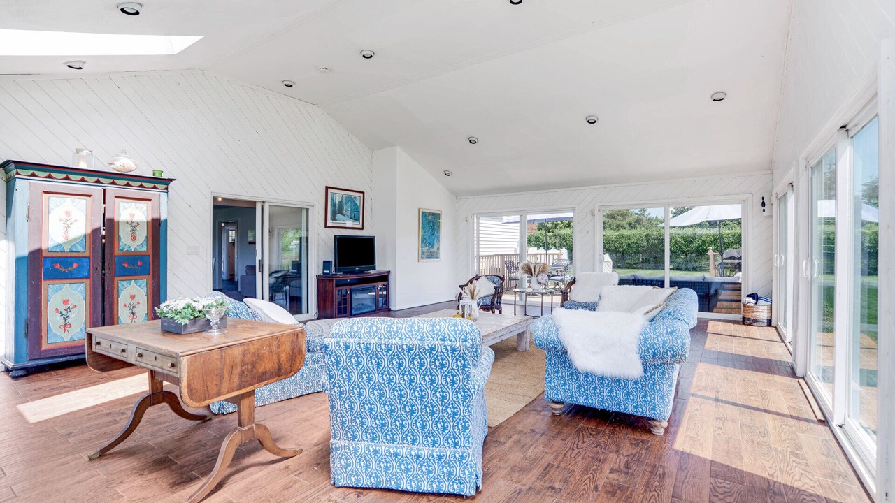 Photo of Livingroom in Westhampton Beach