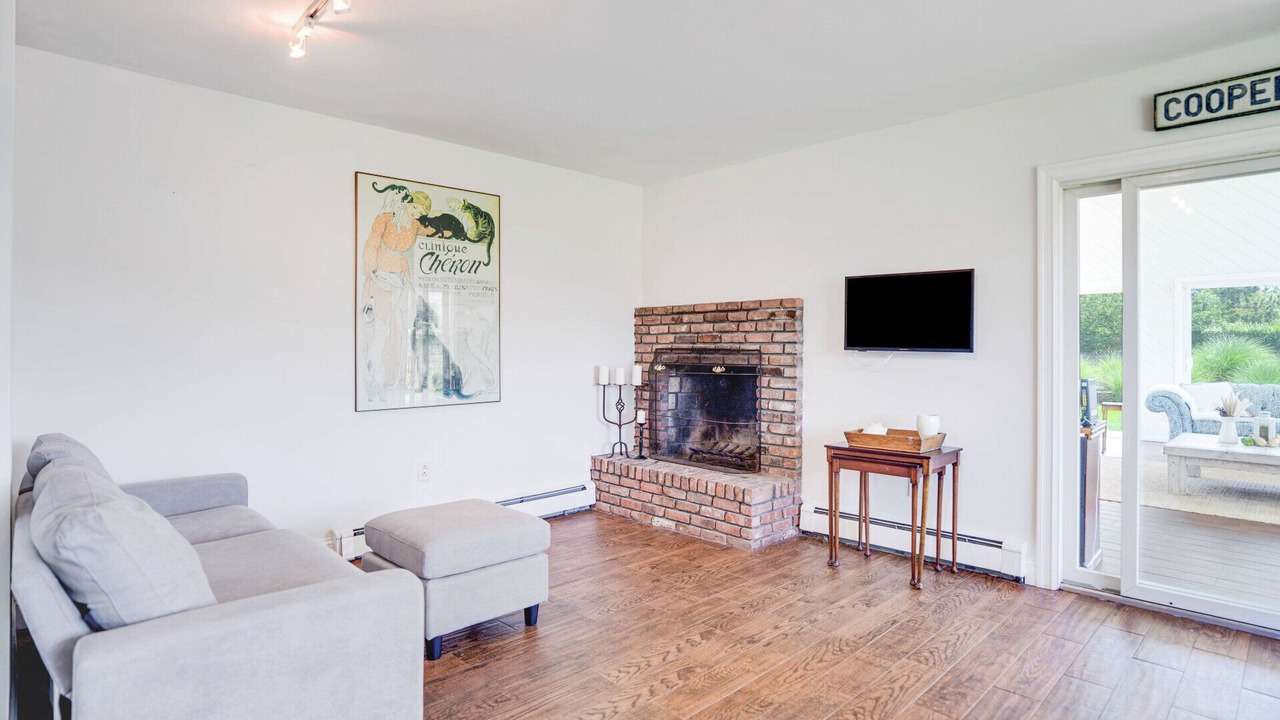 Photo of Livingroom in Westhampton Beach