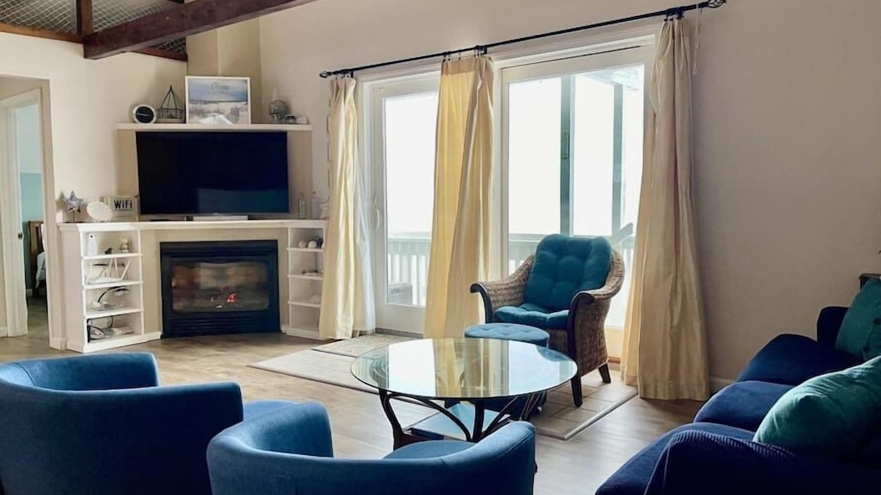 Photo of Livingroom in Salisbury Beach