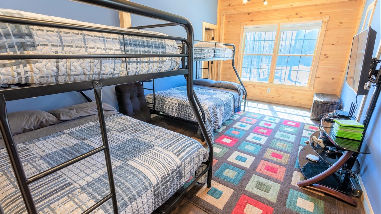Photo of Bedroom in Massanutten