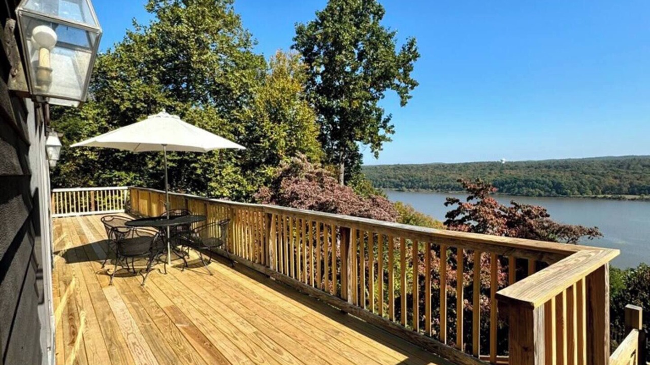 Photo of Patio Balcony in Town of Lloyd