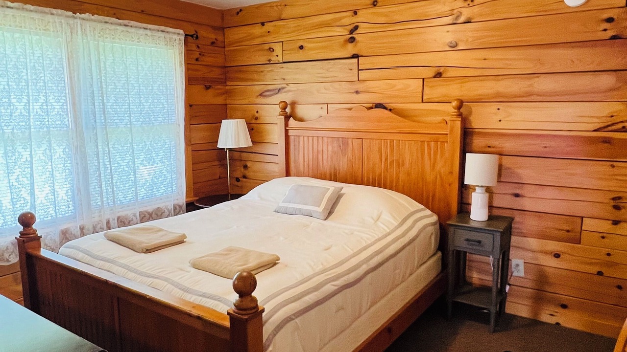 Photo of Bedroom in Johnsburg