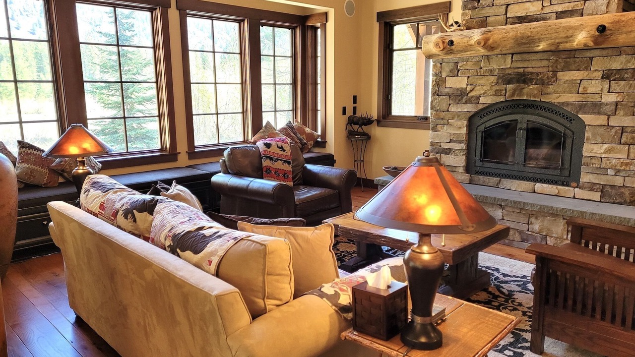 Photo of Livingroom in Mazama