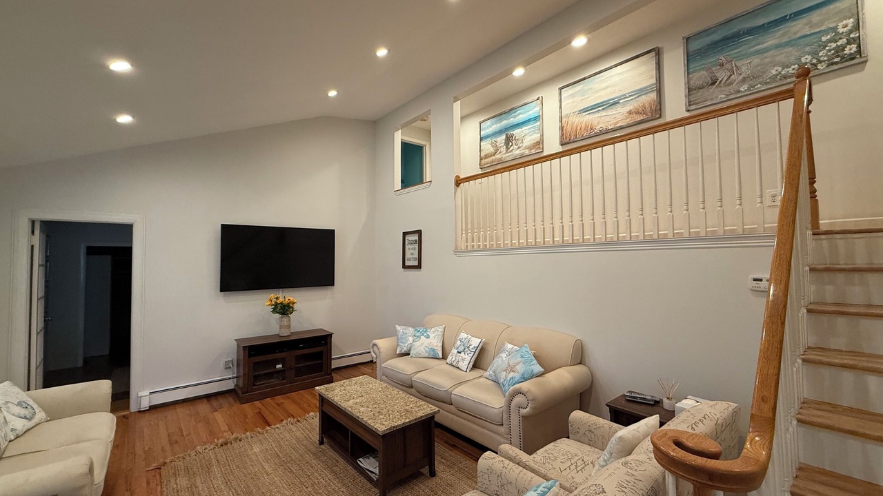 Photo of Bedroom in Wainscott Woods