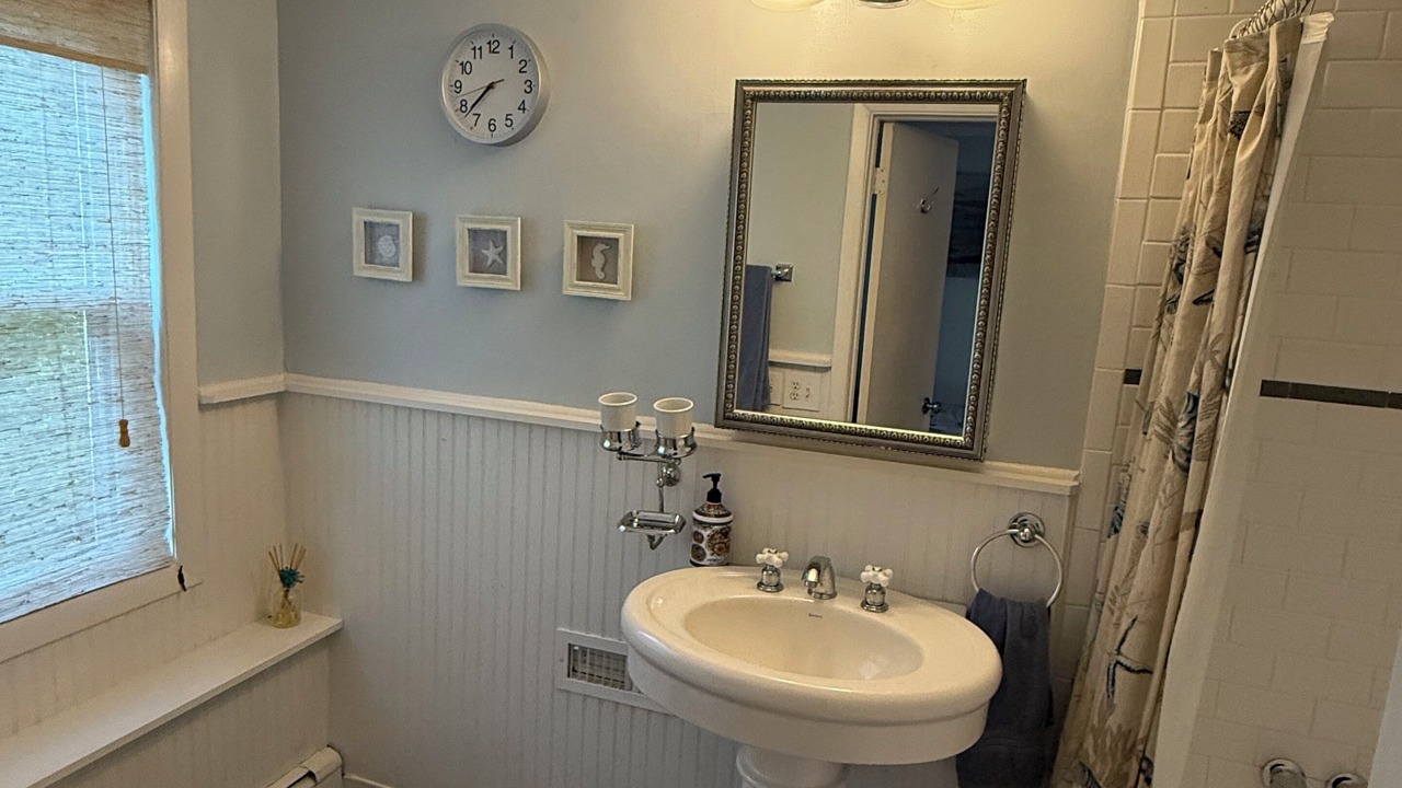Photo of Bathroom in Wainscott Woods