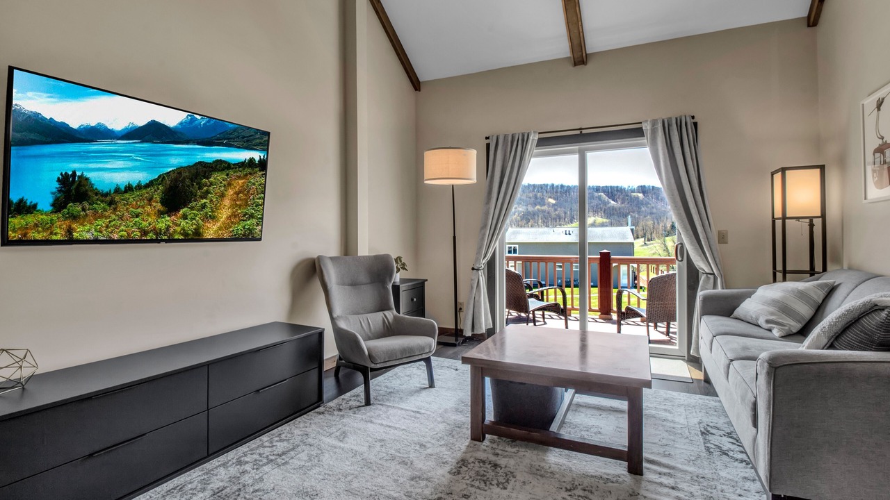 Photo of Livingroom in Ellicottville