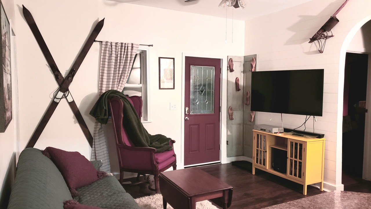 Photo of Livingroom in Findley Lake