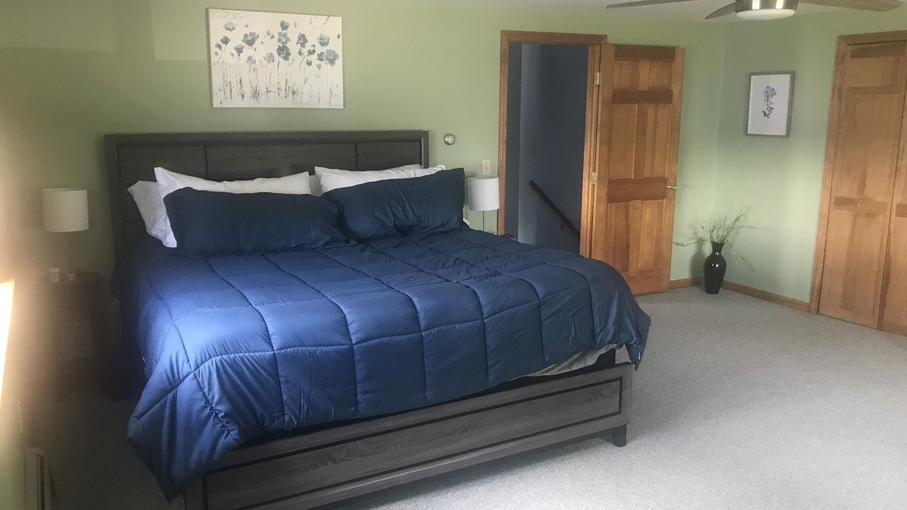 Photo of Bedroom in Newport Center