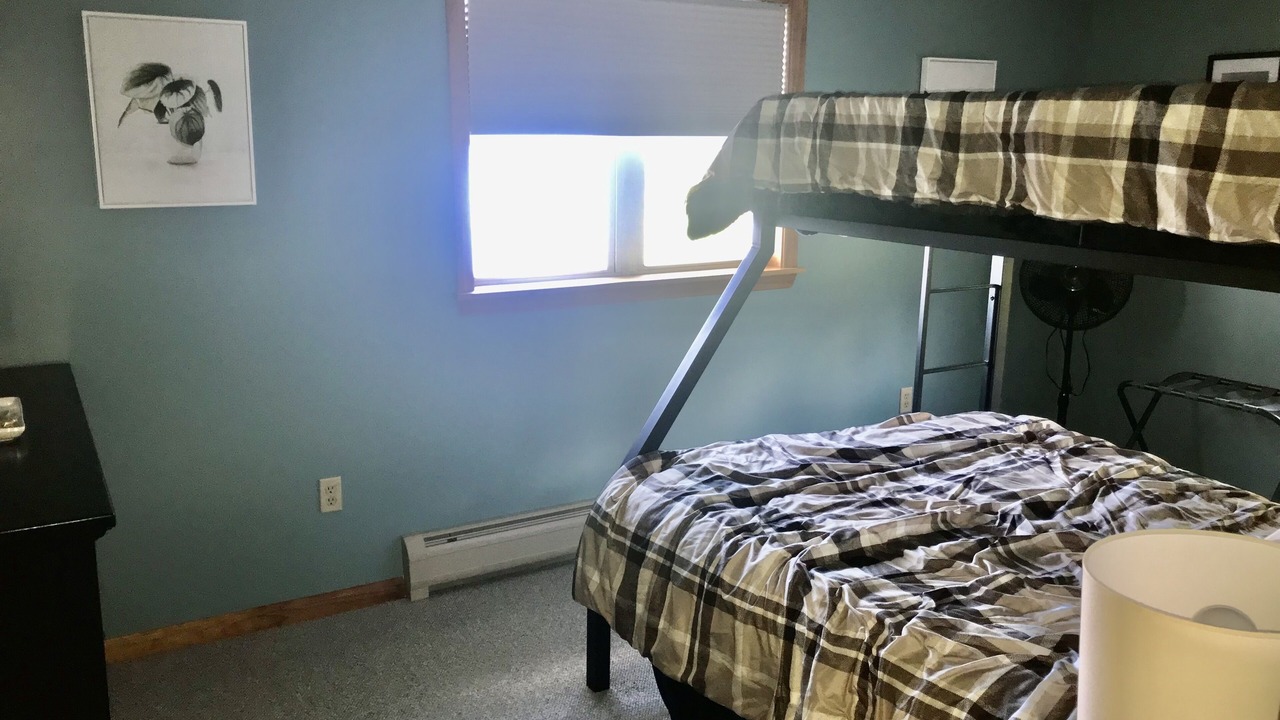 Photo of Bedroom in Newport Center