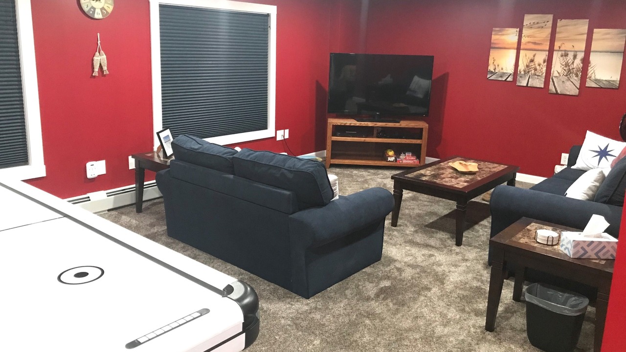 Photo of Livingroom in Newport Center