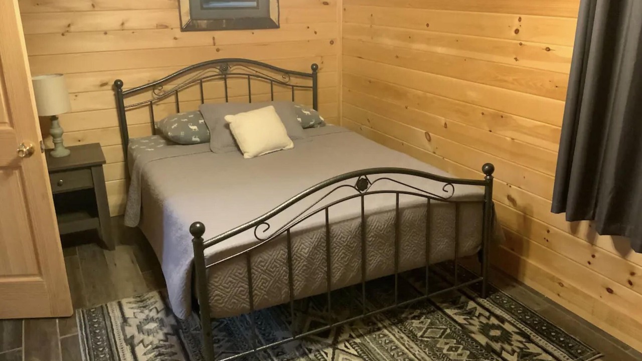 Photo of Bedroom in Adirondack