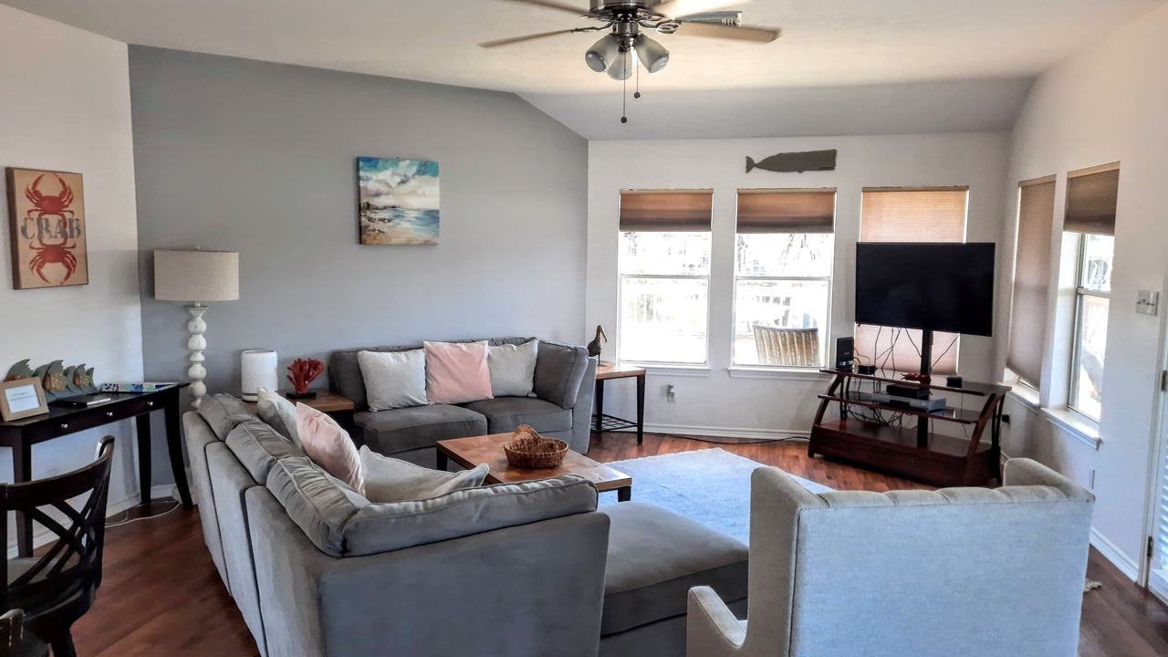 Photo of Livingroom in Jamaica Beach