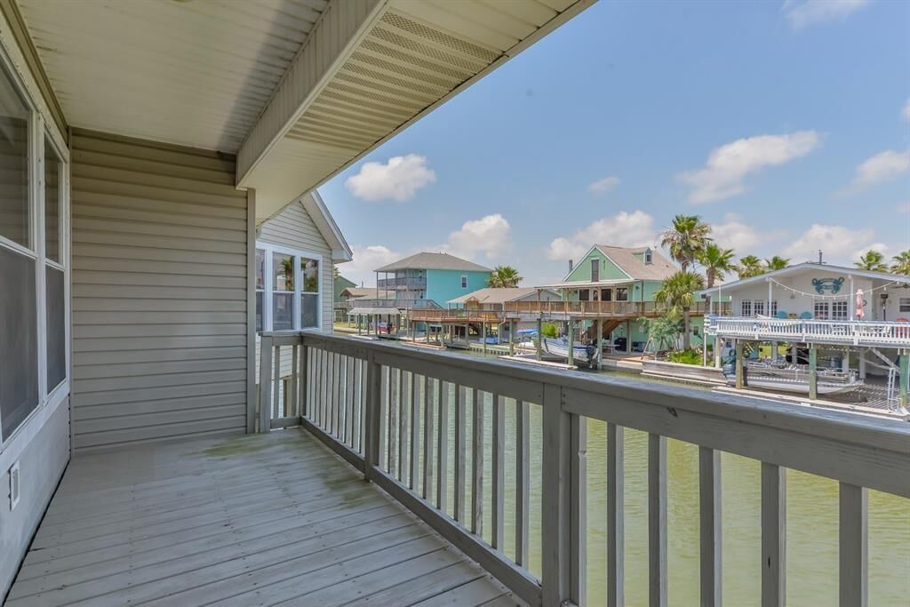 Photo of Patio Balcony in Jamaica Beach