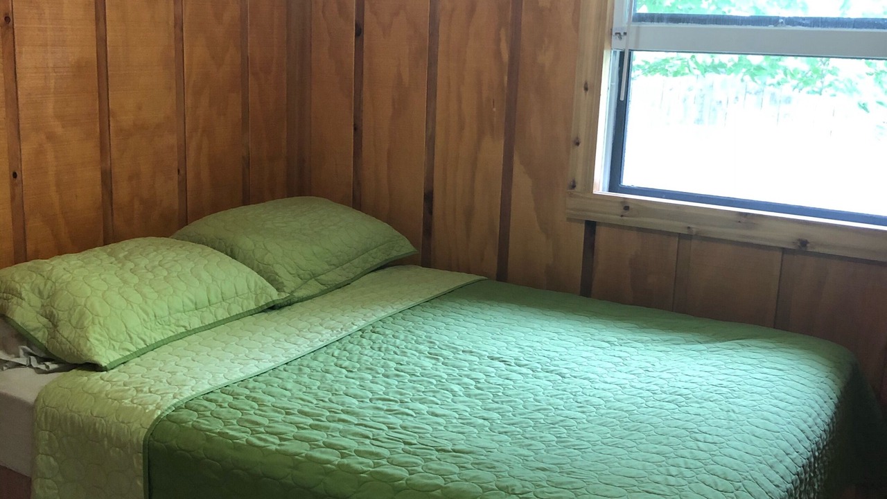Photo of Bedroom in Lake Erie Beach