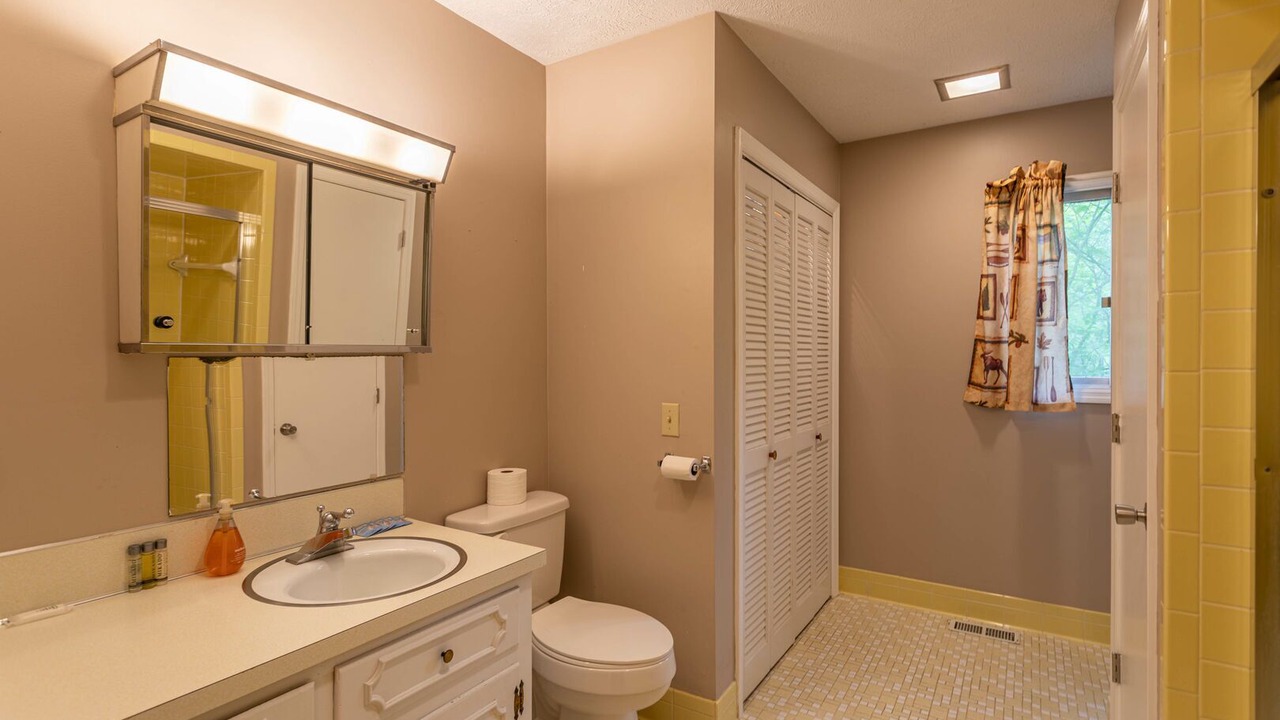 Photo of Bathroom in Todd