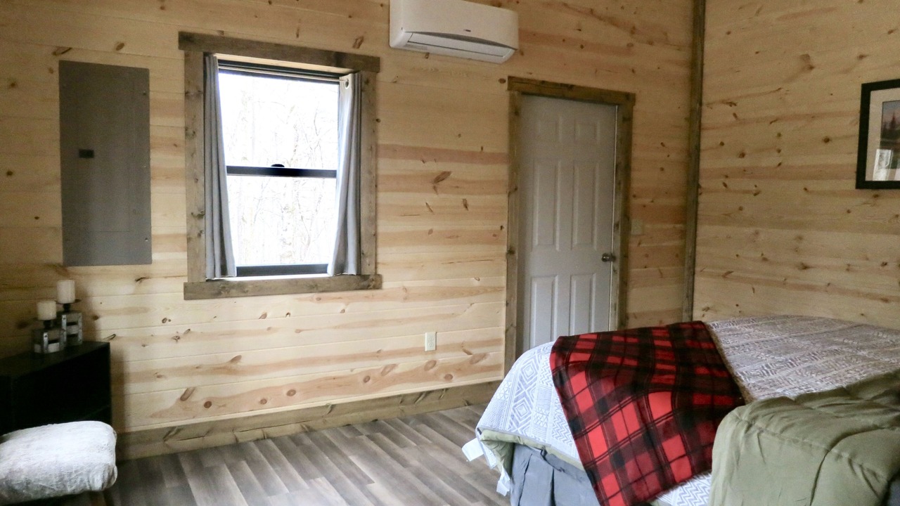 Photo of Bedroom in Nelsonville