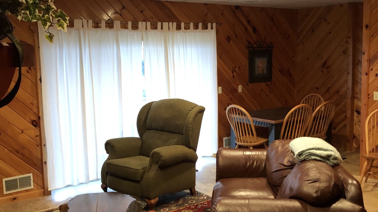Photo of Livingroom in Mayville
