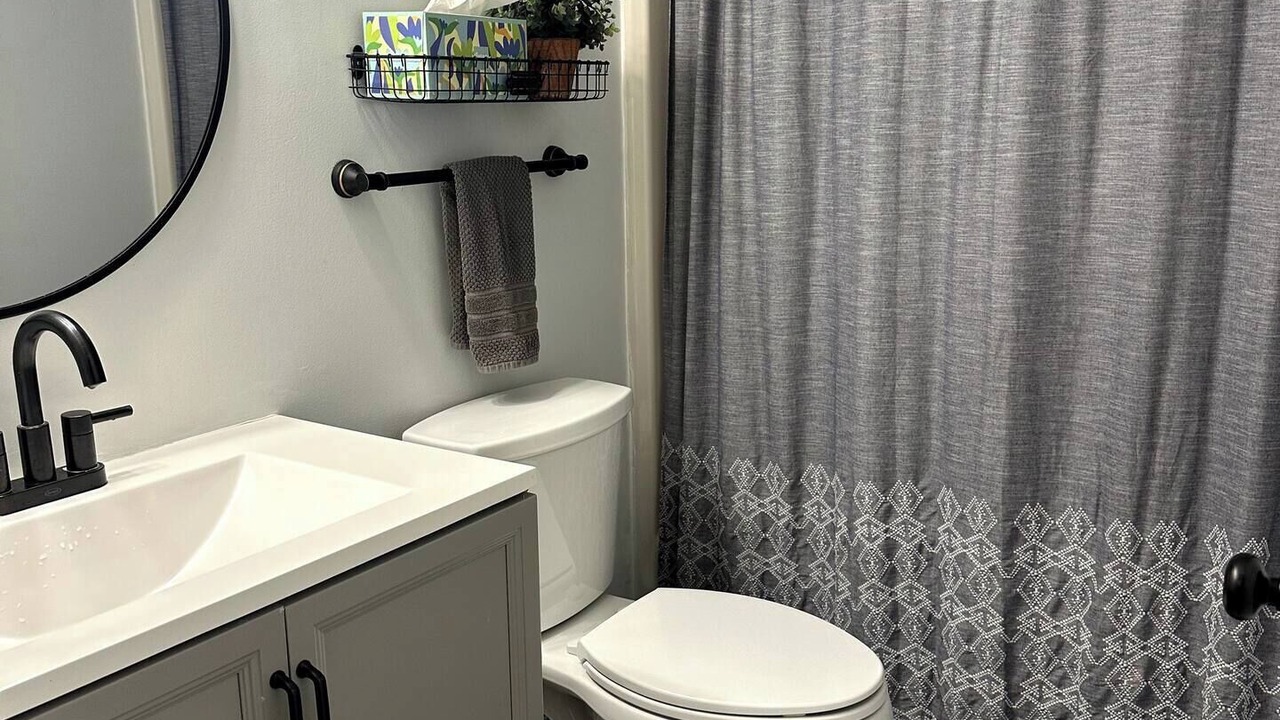 Photo of Bathroom in Warren