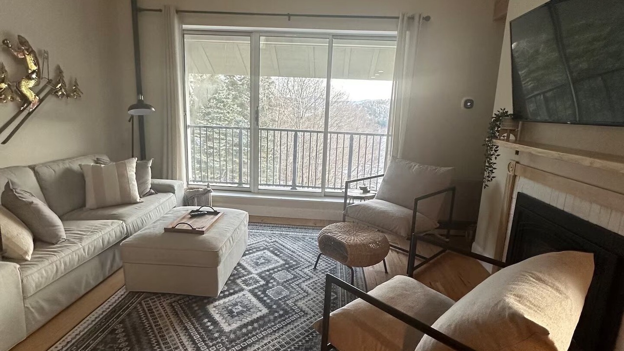 Photo of Livingroom in Warren