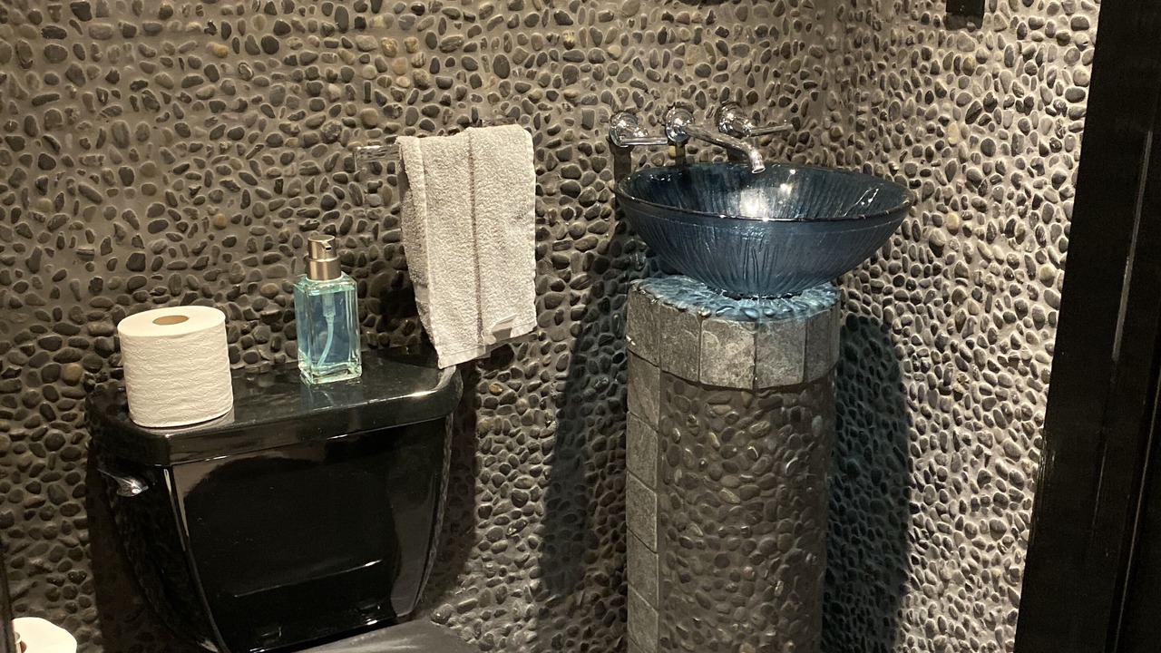 Photo of Bathroom in Astoria Heights