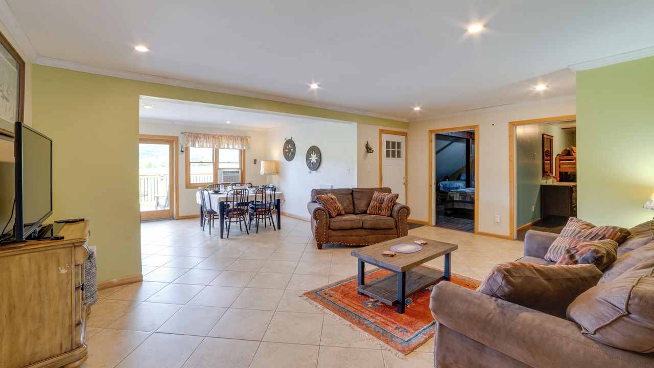 Photo of Livingroom in Hancock