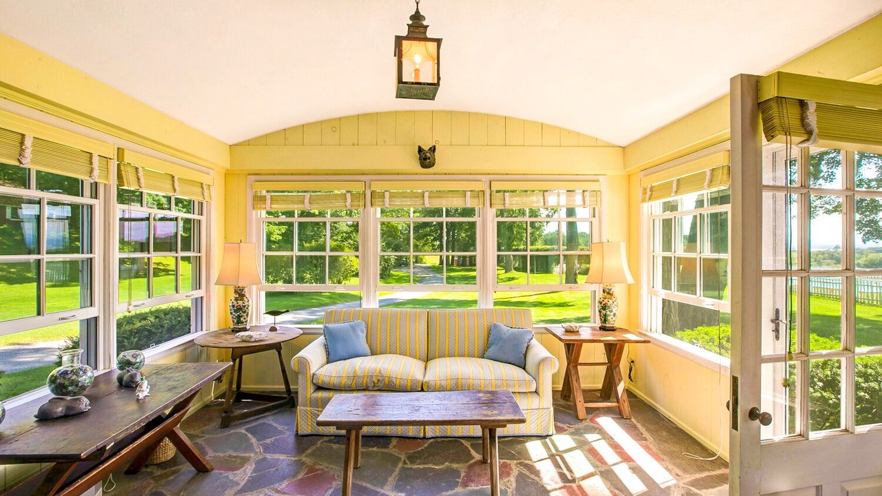 Photo of Livingroom in Shelburne