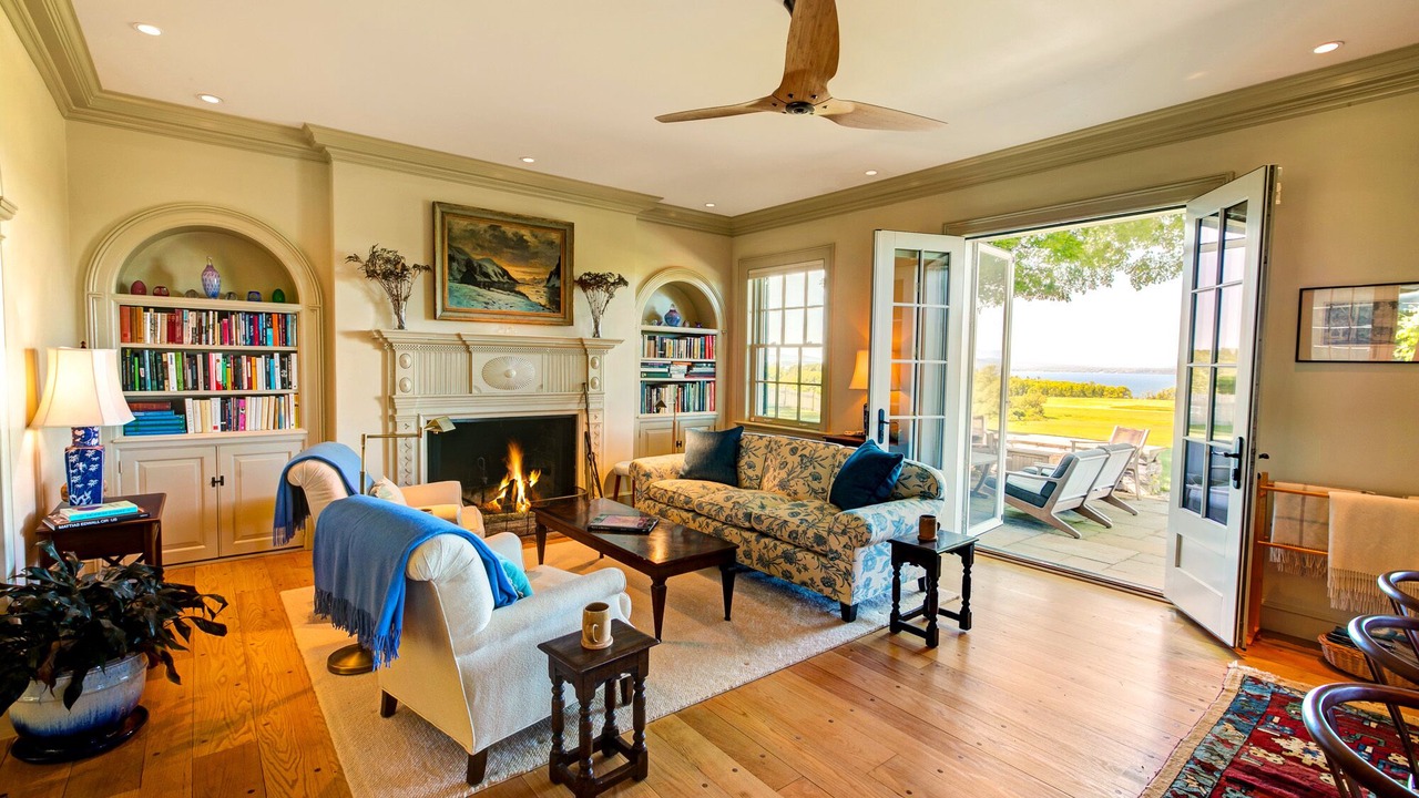 Photo of Livingroom in Shelburne