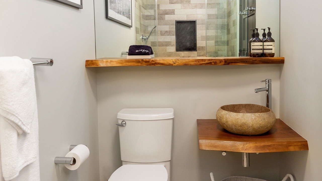 Photo of Bathroom in Warren