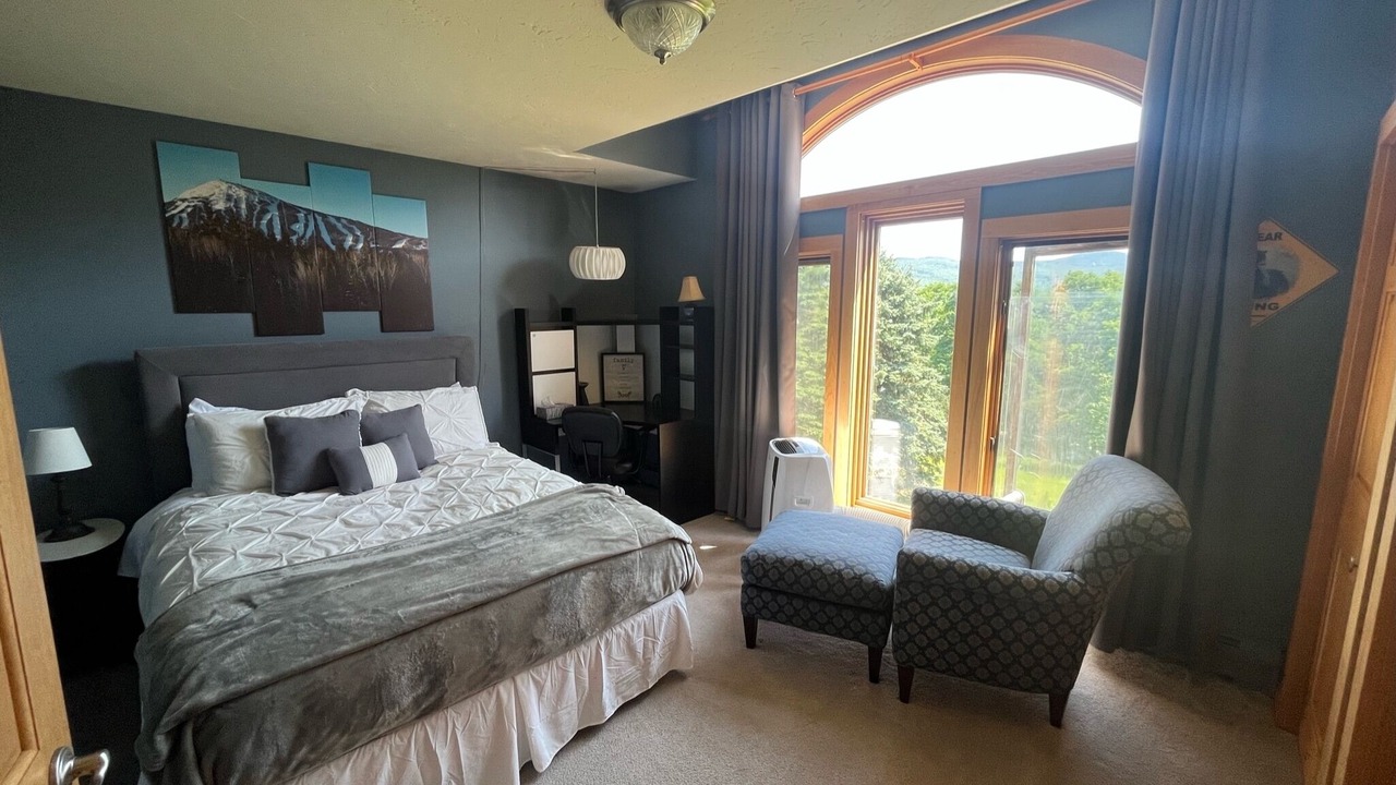 Photo of Bedroom in Stowe Hollow