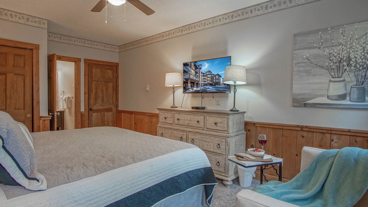 Photo of Bedroom in Snowshoe