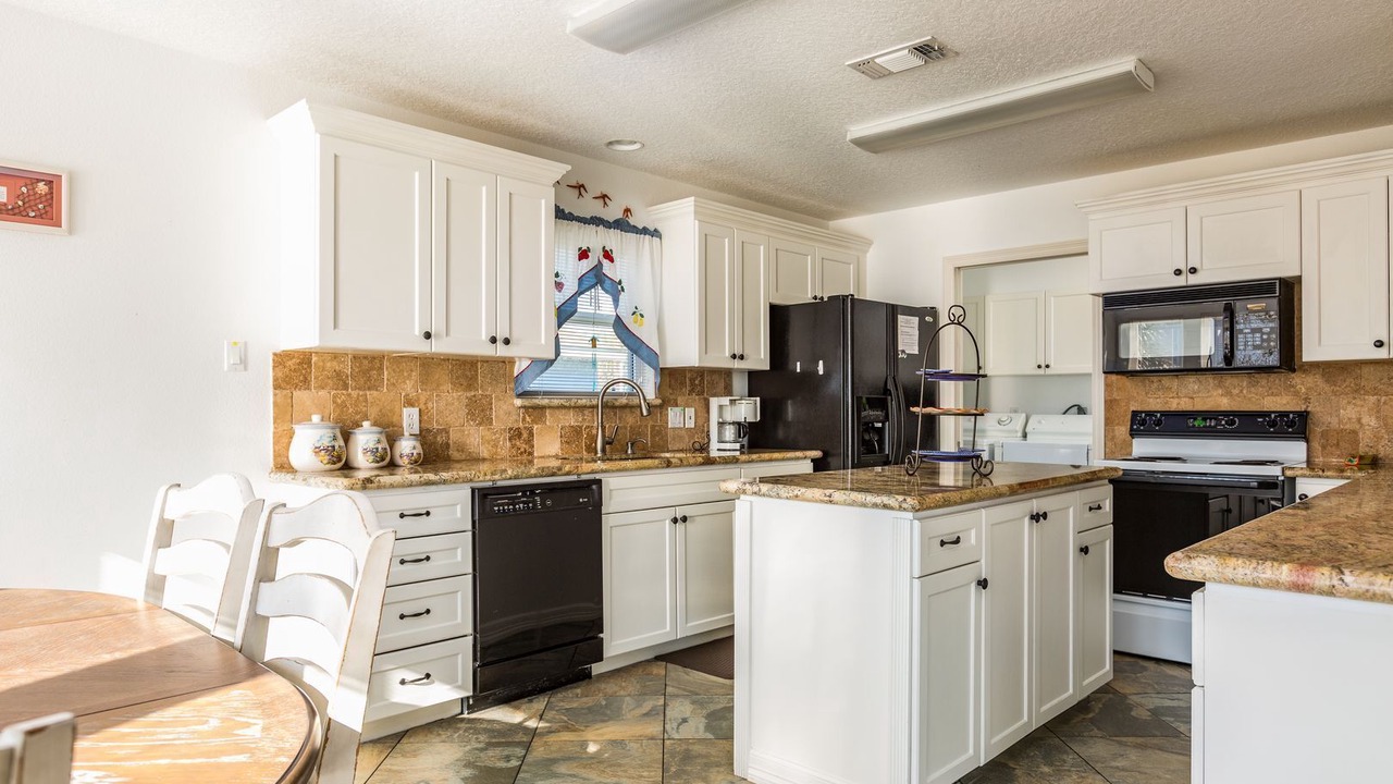 Photo of Kitchen in Pirates Beach