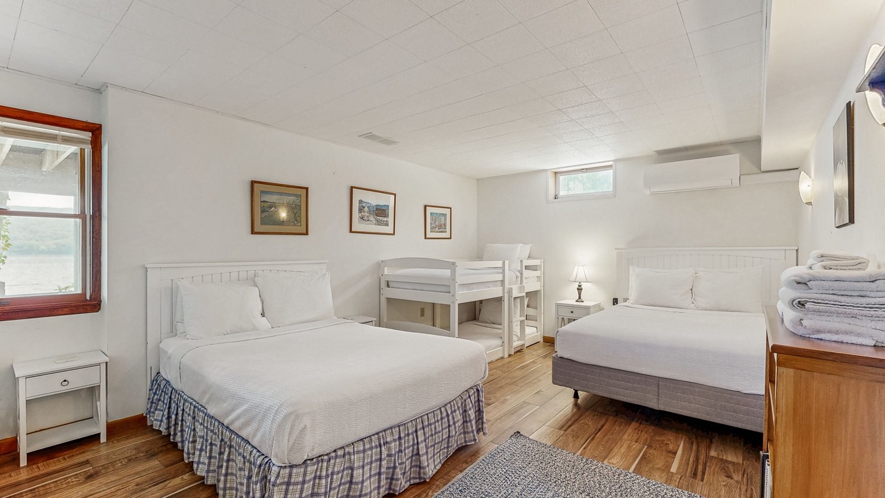 Photo of Bedroom in Town of Jerusalem