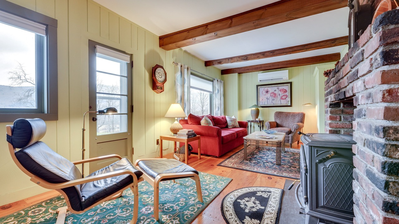 Photo of Livingroom in Manchester Center