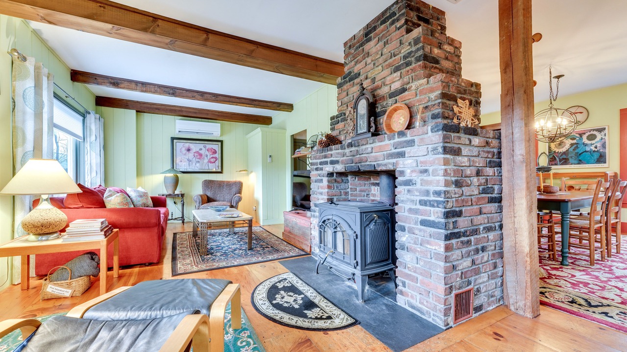 Photo of Livingroom in Manchester Center