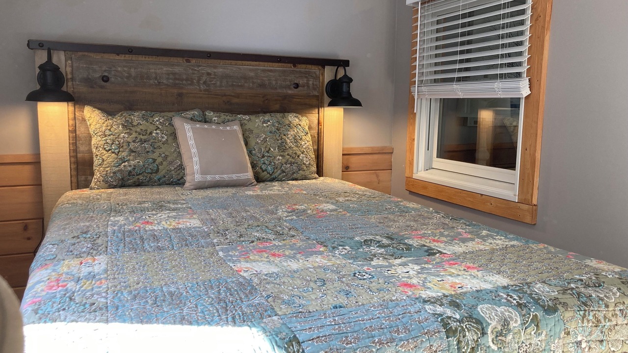 Photo of Bedroom in Crystal Beach