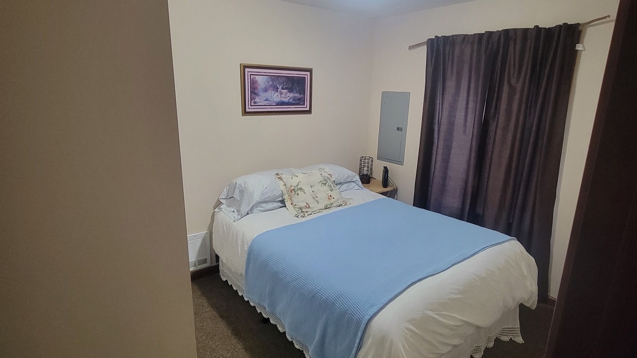Photo of Bedroom in Index