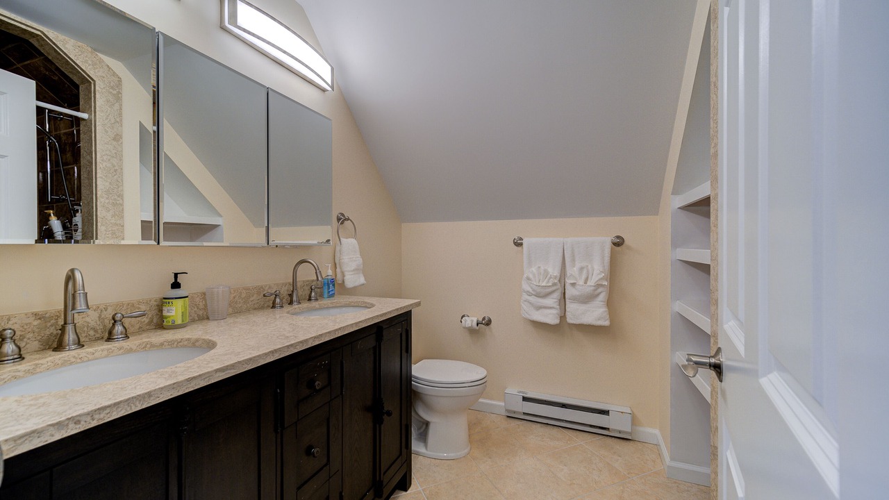 Photo of Bathroom in Holmes