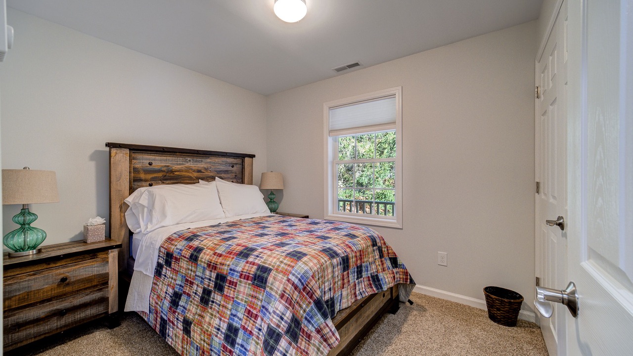 Photo of Bedroom in Holmes