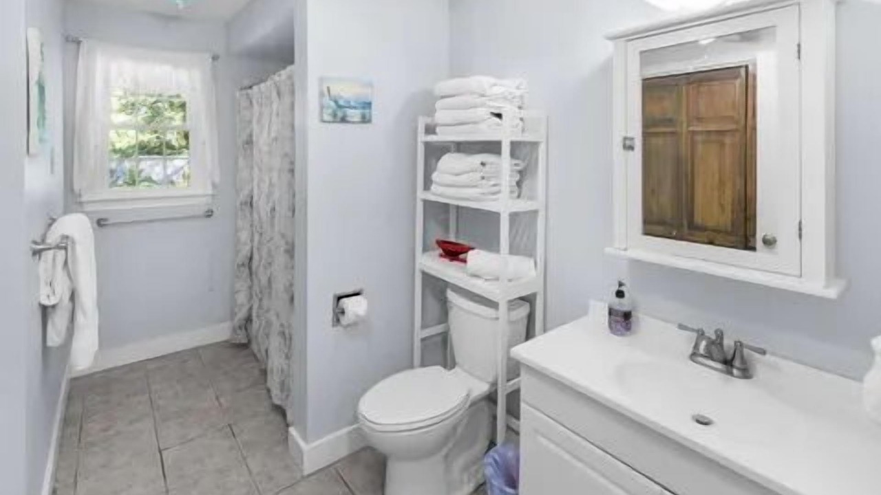 Photo of Bathroom in Saybrook Manor