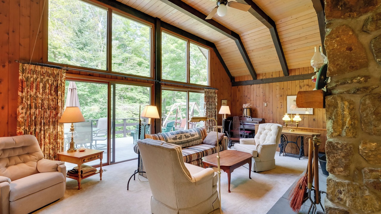 Photo of Livingroom in North River