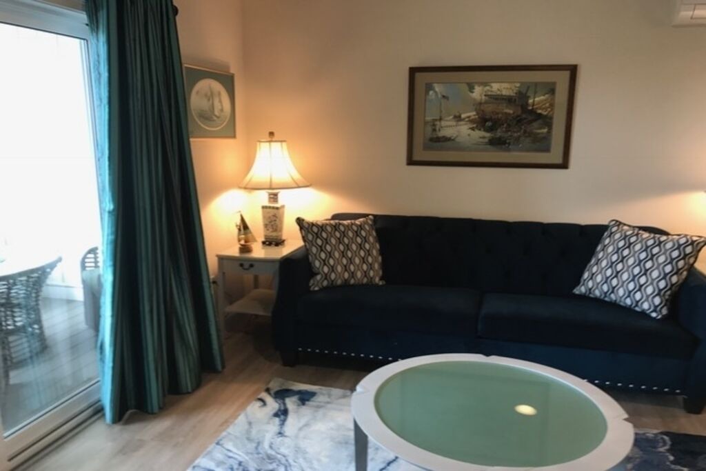 Photo of Livingroom in Hampton
